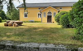 Maalaistalon päärakennuksessa asunto